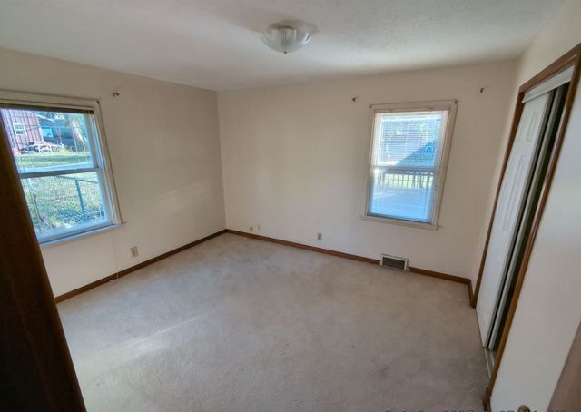 514 E 20th Street S, Newton, IA 50208