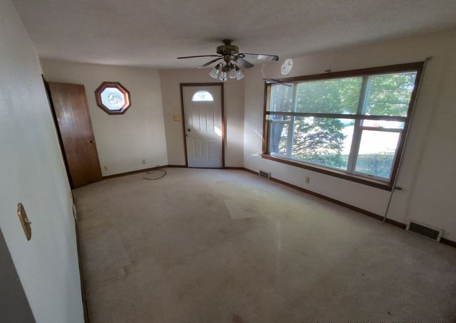 514 E 20th Street S, Newton, IA 50208