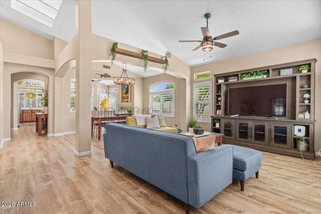 232 W LOS ARBOLES Drive, Tempe, AZ 85284