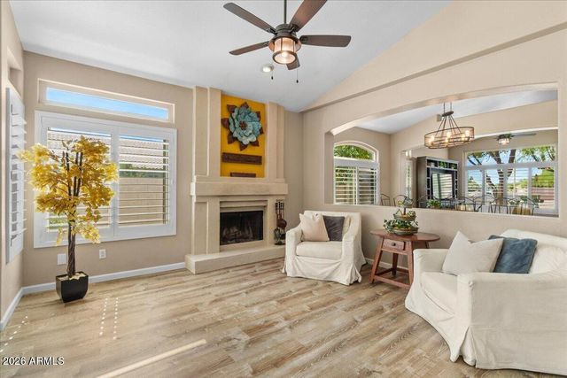 232 W LOS ARBOLES Drive, Tempe, AZ 85284