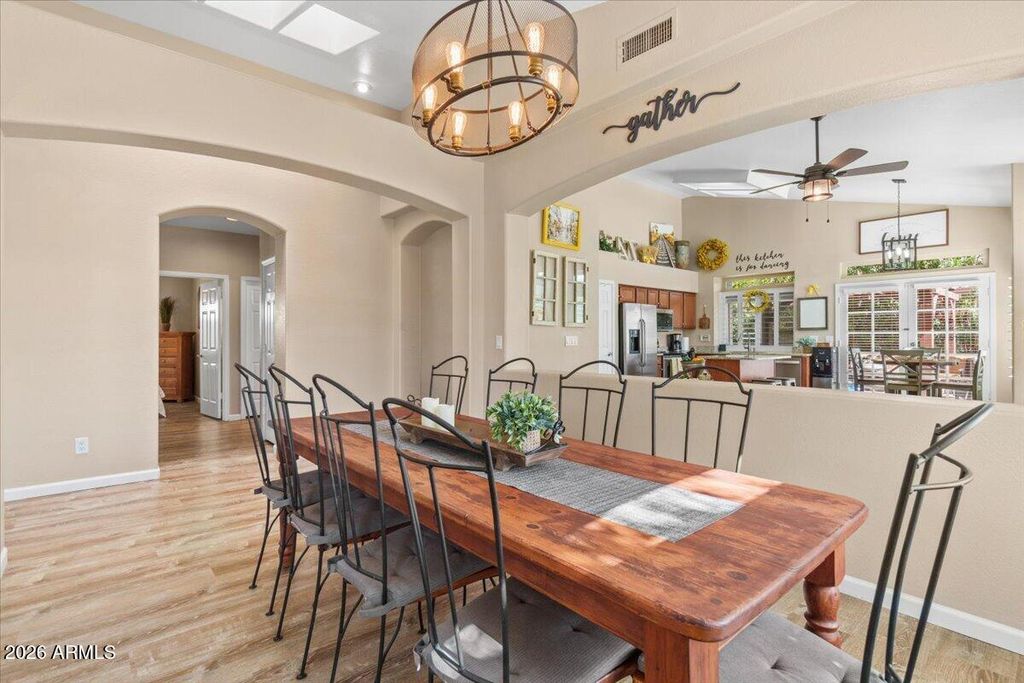 232 W LOS ARBOLES Drive, Tempe, AZ 85284 — photo 2