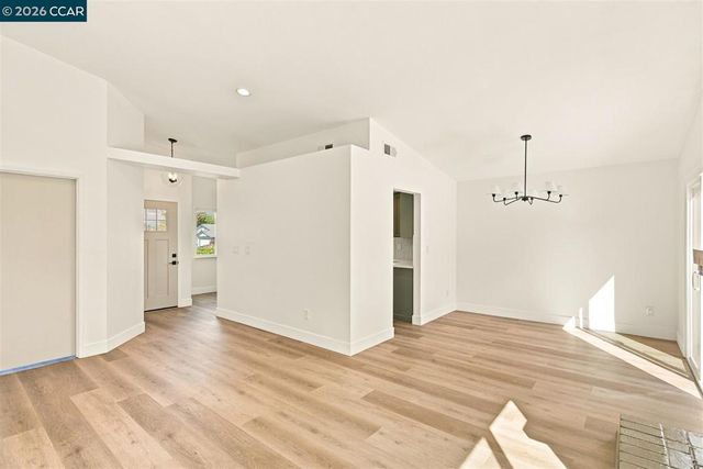 301 Maude Ct, Oakley, CA 94561