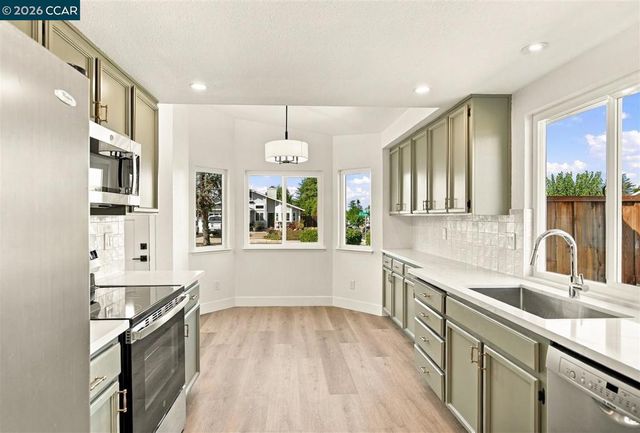 301 Maude Ct, Oakley, CA 94561