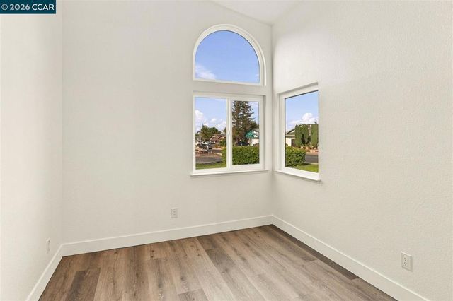 301 Maude Ct, Oakley, CA 94561