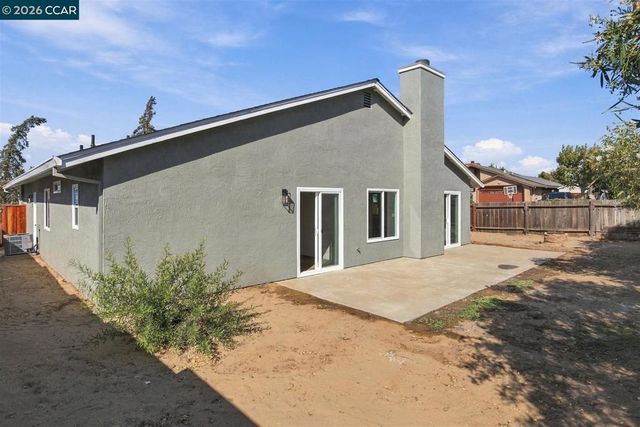 301 Maude Ct, Oakley, CA 94561