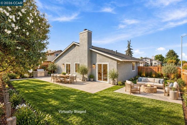 301 Maude Ct, Oakley, CA 94561