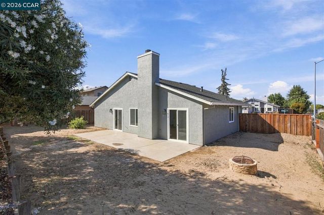 301 Maude Ct, Oakley, CA 94561