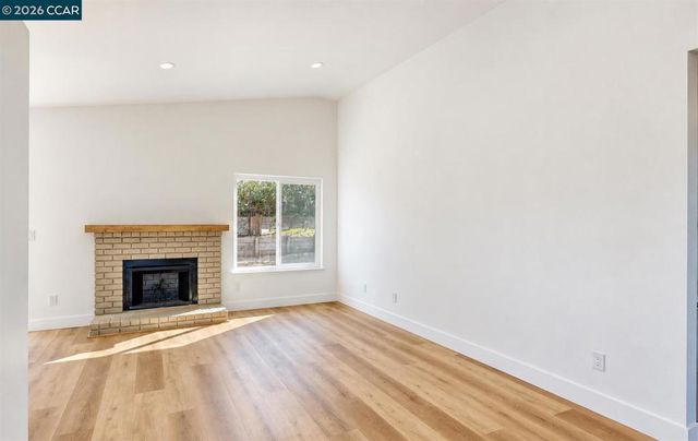 301 Maude Ct, Oakley, CA 94561
