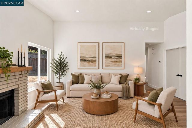 301 Maude Ct, Oakley, CA 94561