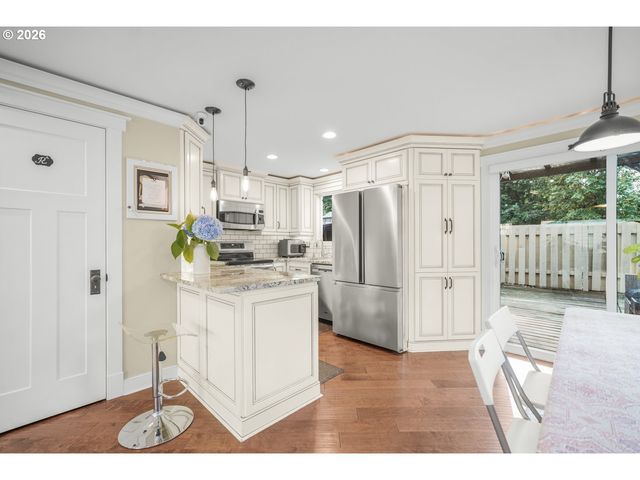 1325 N GARRISON Rd, Vancouver, WA 98664
