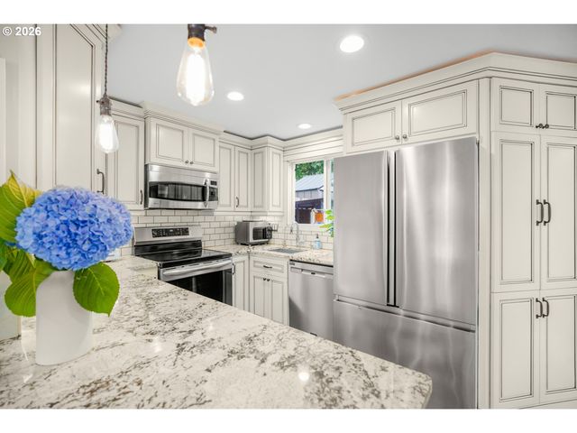 1325 N GARRISON Rd, Vancouver, WA 98664