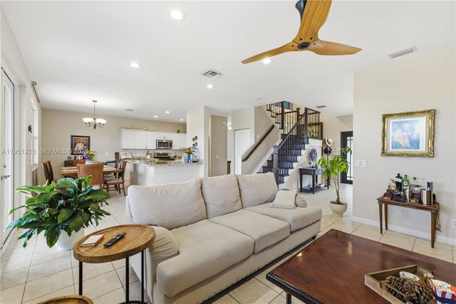 1844 Aspen Ln, Weston, FL 33327