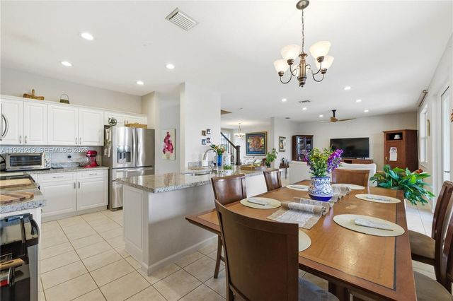 1844 Aspen Ln, Weston, FL 33327