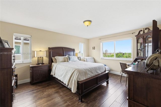 1844 Aspen Ln, Weston, FL 33327