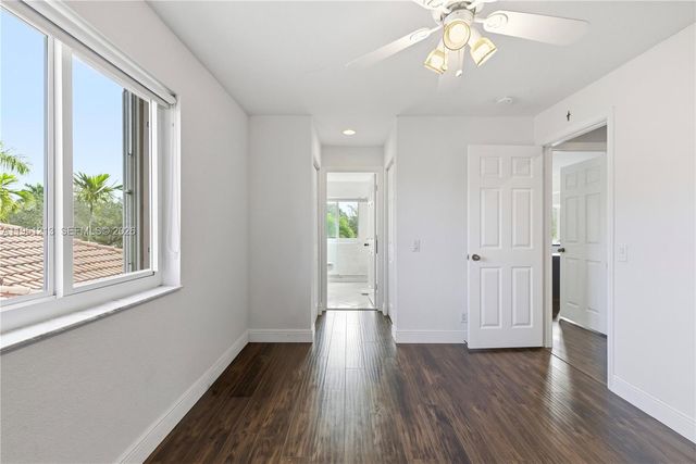 1844 Aspen Ln, Weston, FL 33327