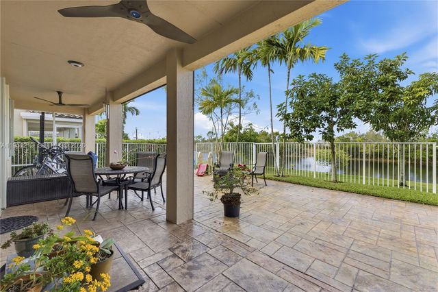 1844 Aspen Ln, Weston, FL 33327