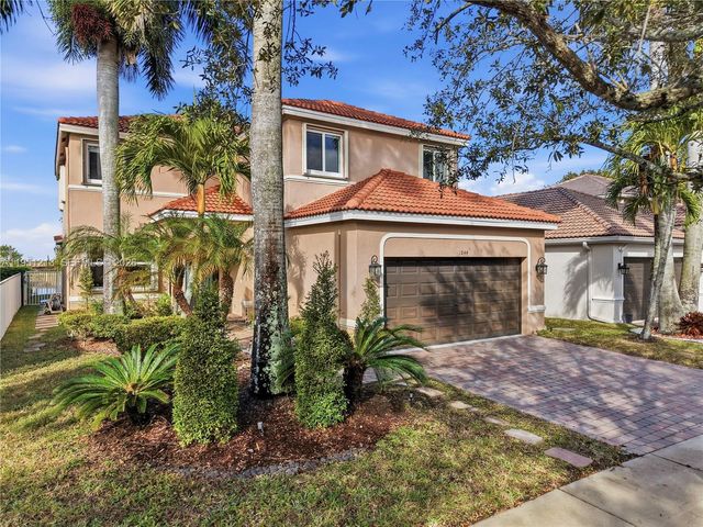 1844 Aspen Ln, Weston, FL 33327