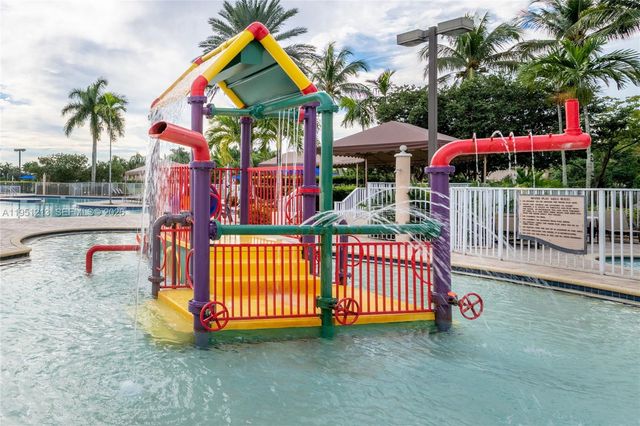 1844 Aspen Ln, Weston, FL 33327