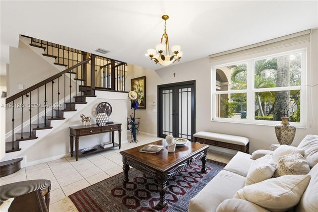 1844 Aspen Ln, Weston, FL 33327