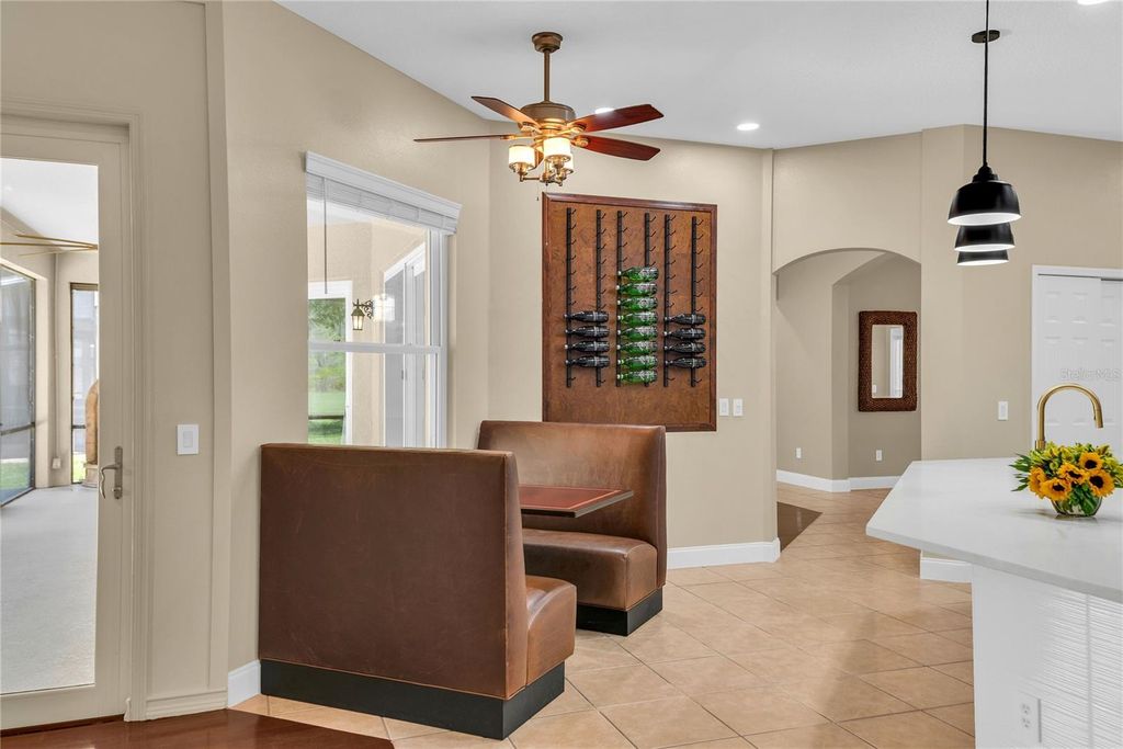 Image 14 of property listing at 9806 MOUNTAIN LAKE DRIVE, Orlando, FL 32832