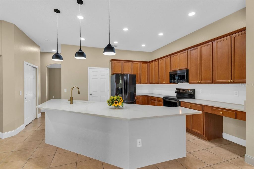 Image 18 of property listing at 9806 MOUNTAIN LAKE DRIVE, Orlando, FL 32832