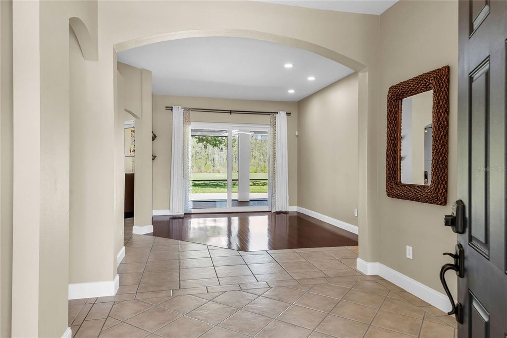 Image 4 of property listing at 9806 MOUNTAIN LAKE DRIVE, Orlando, FL 32832