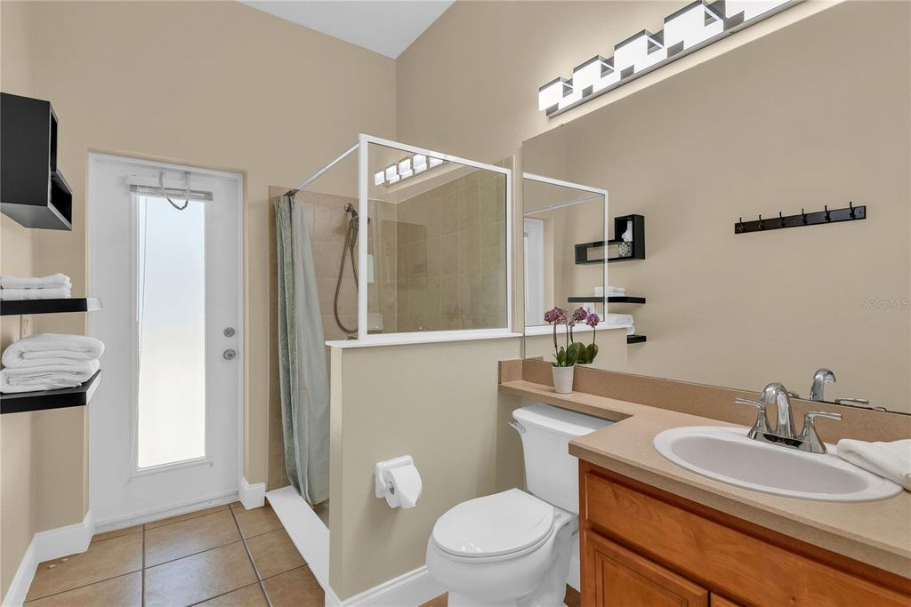 Image 37 of property listing at 9806 MOUNTAIN LAKE DRIVE, Orlando, FL 32832