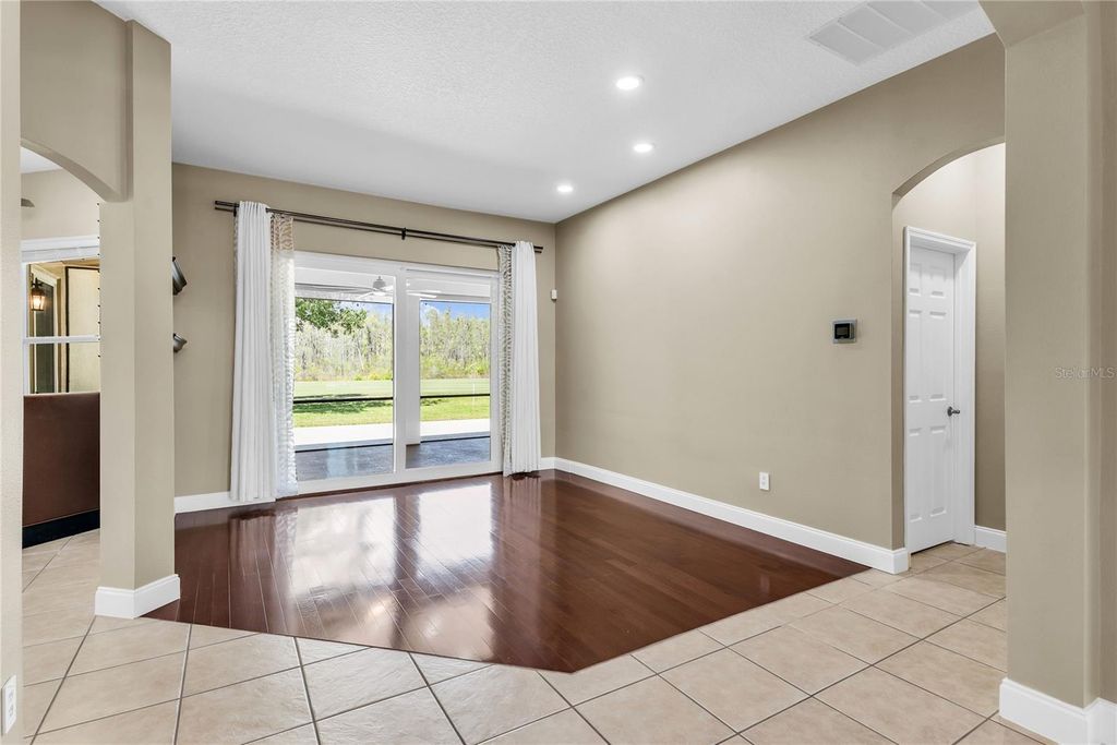 Image 8 of property listing at 9806 MOUNTAIN LAKE DRIVE, Orlando, FL 32832