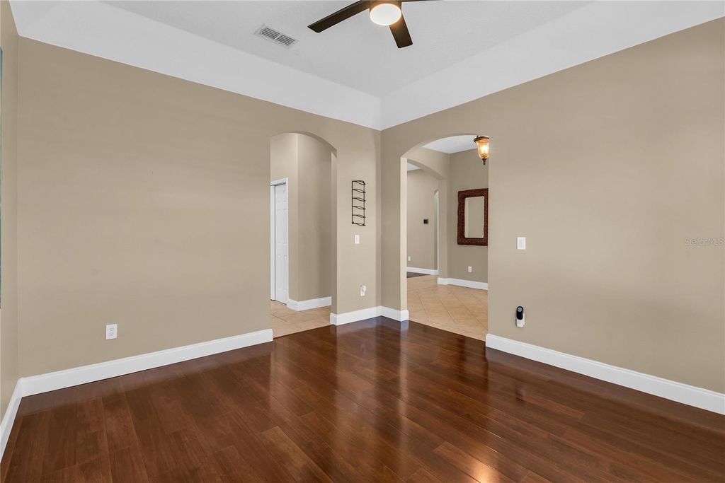 Image 10 of property listing at 9806 MOUNTAIN LAKE DRIVE, Orlando, FL 32832