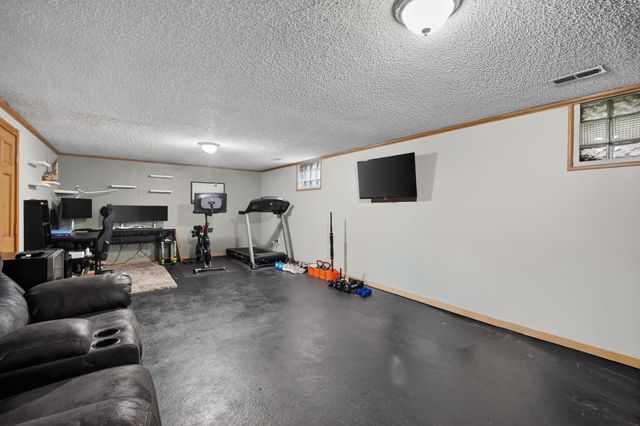 4502 80th Place, Urbandale, IA 50322