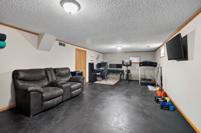 4502 80th Place, Urbandale, IA 50322