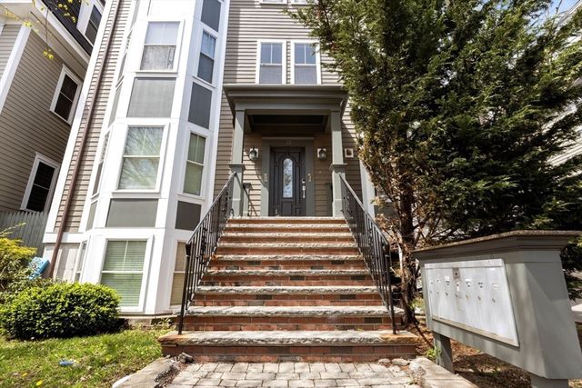 113 Pleasant St 6, Boston, MA 02125