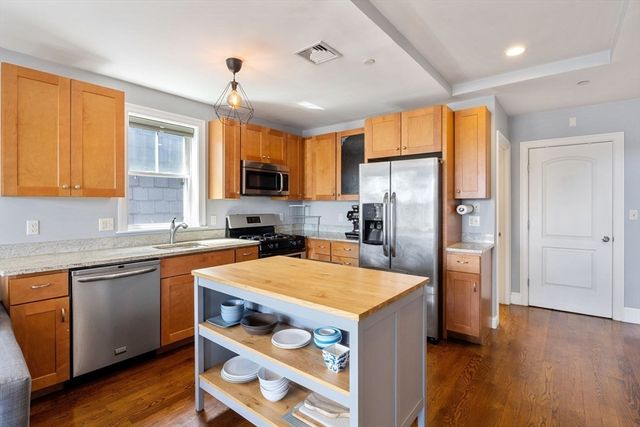 113 Pleasant St 6, Boston, MA 02125