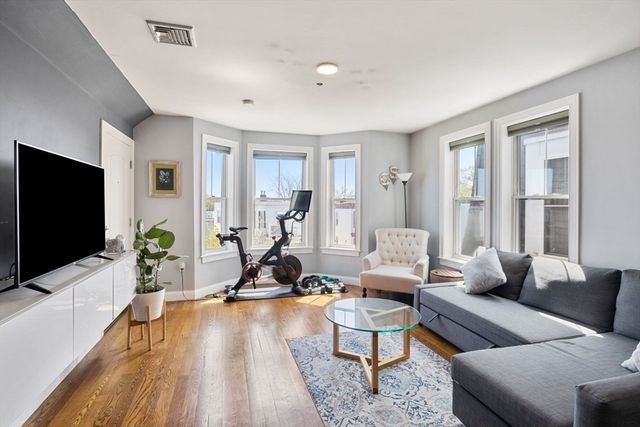 113 Pleasant St 6, Boston, MA 02125