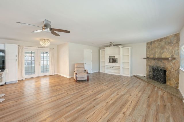 12 11th Street, Shalimar, FL 32579