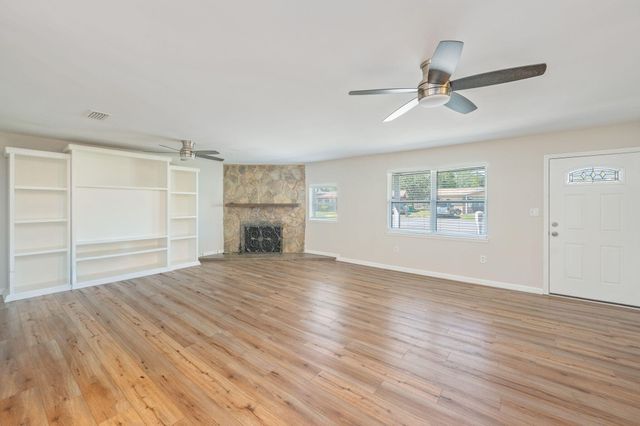 12 11th Street, Shalimar, FL 32579