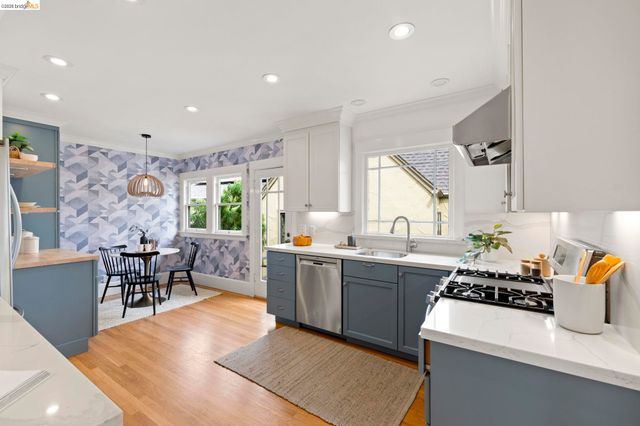 1362 Trestle Glen Rd., Oakland, CA 94610