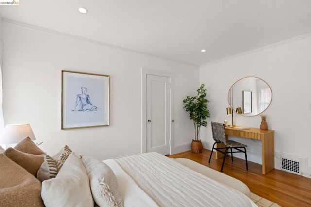 1362 Trestle Glen Rd., Oakland, CA 94610