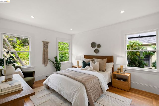 1362 Trestle Glen Rd., Oakland, CA 94610