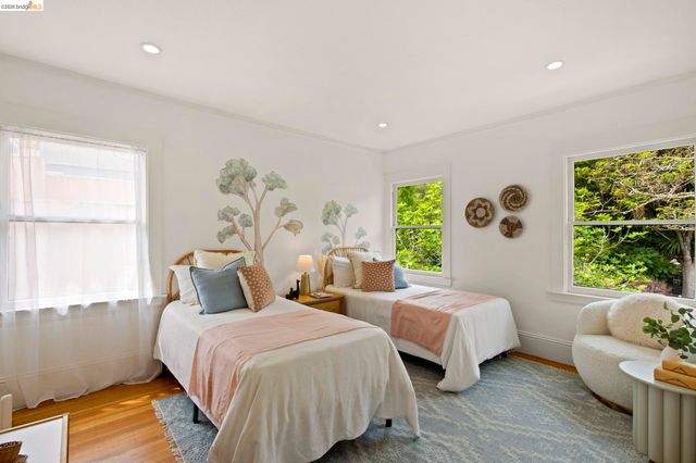 1362 Trestle Glen Rd., Oakland, CA 94610