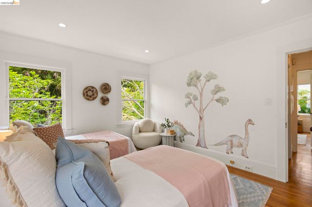 1362 Trestle Glen Rd., Oakland, CA 94610