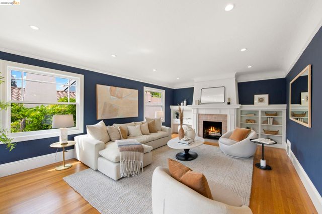 1362 Trestle Glen Rd., Oakland, CA 94610