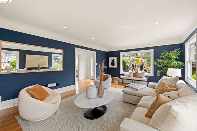 1362 Trestle Glen Rd., Oakland, CA 94610