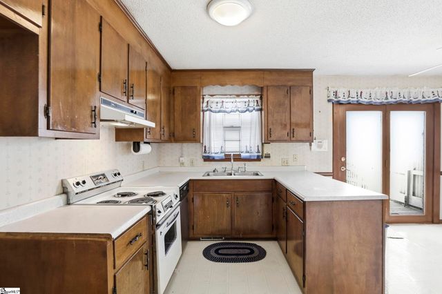 305 Vine Hill Road, Greenville, SC 29607