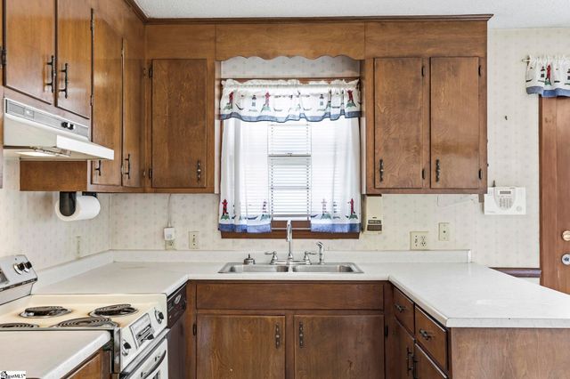 305 Vine Hill Road, Greenville, SC 29607