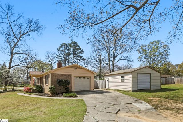 305 Vine Hill Road, Greenville, SC 29607