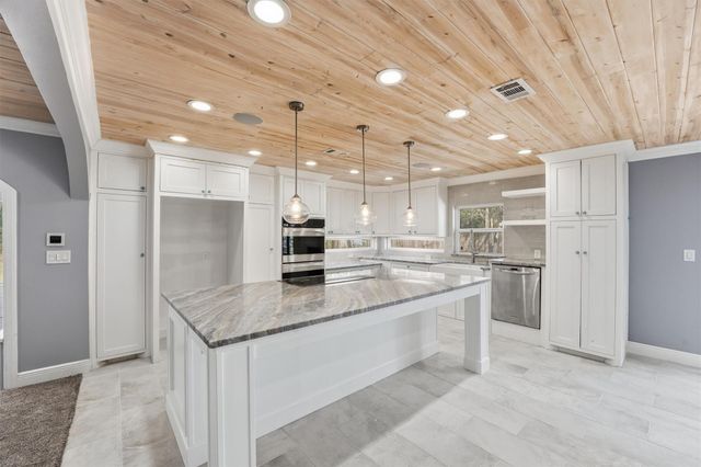 2920 Superior Road, Magnolia, TX 77354