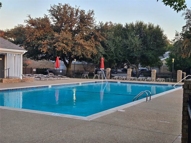 2709 Heather Glen Court, Carrollton, TX 75006