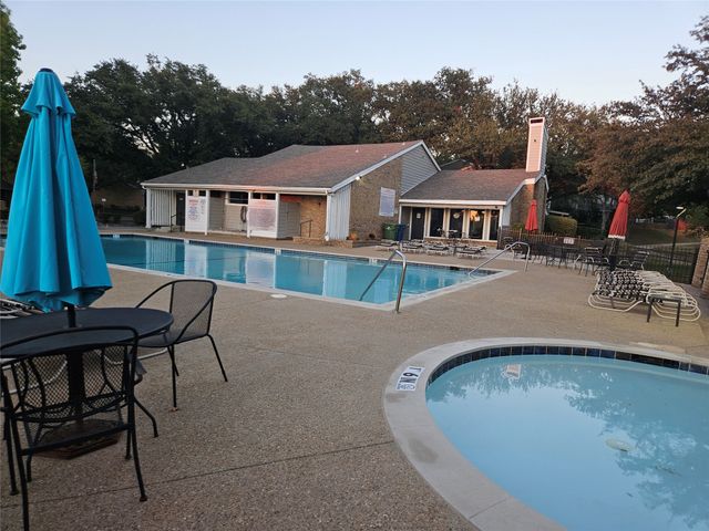 2709 Heather Glen Court, Carrollton, TX 75006