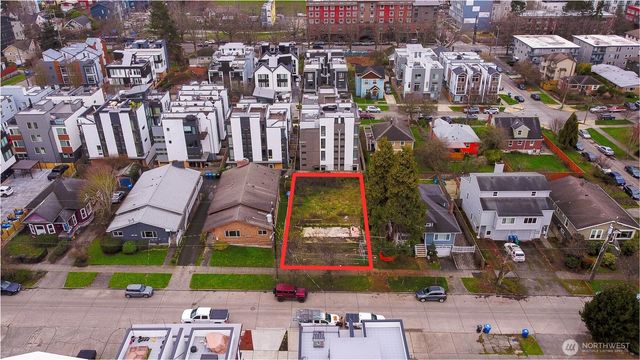 927 NW 57th Street, Seattle, WA 98107